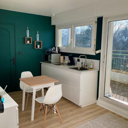 Appartement Avec Terrasse Et Parking Gratuit Accole モンベリアル エクステリア 写真